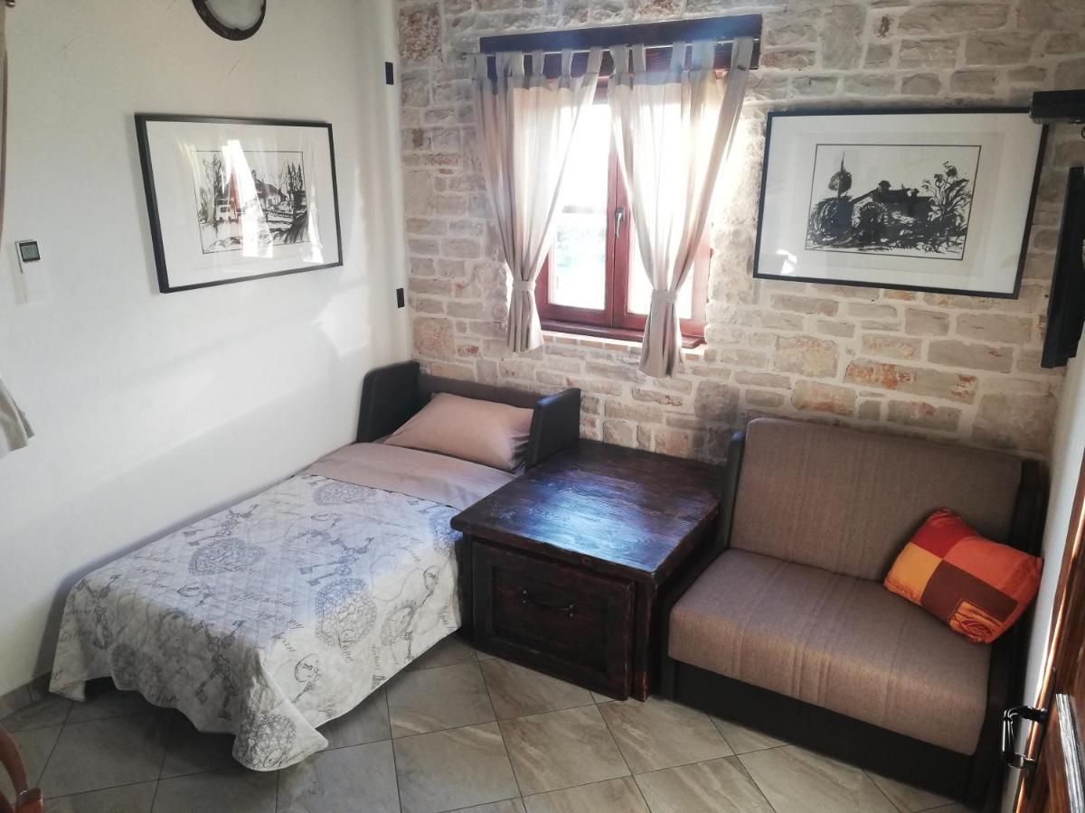 Apartments Oliva Fiorini ภายนอก รูปภาพ